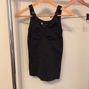 Bellefit Tighty Wifey compression tank EUC